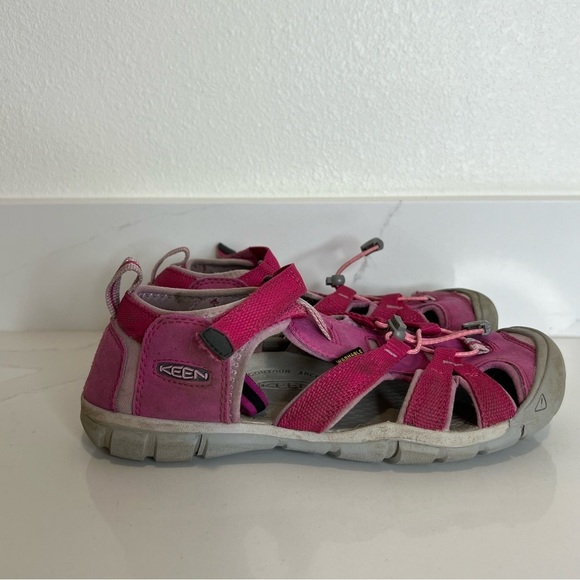 Keen Very Berry Pink Seacamp II CNX Hybrid Water Sport Sandal Waterproof Size 5 - Picture 1 of 12